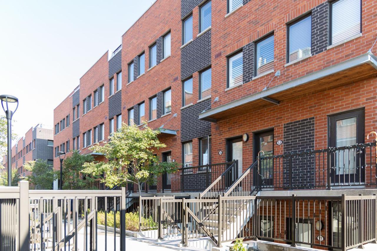 Beautiful Townhouse Near Yorkdale Mall, Wilson Subway Apartment Toronto Ngoại thất bức ảnh