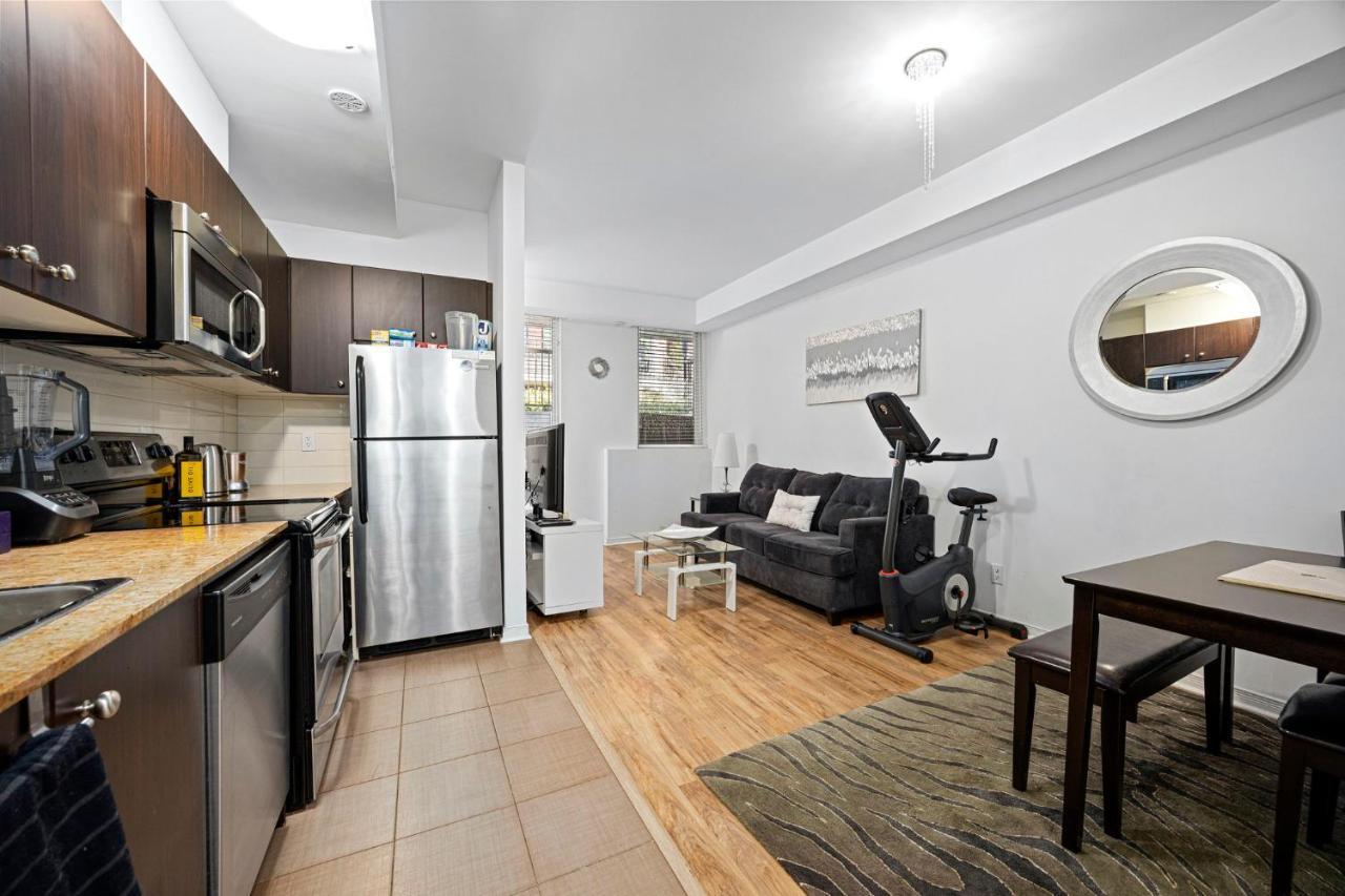 Beautiful Townhouse Near Yorkdale Mall, Wilson Subway Apartment Toronto Ngoại thất bức ảnh