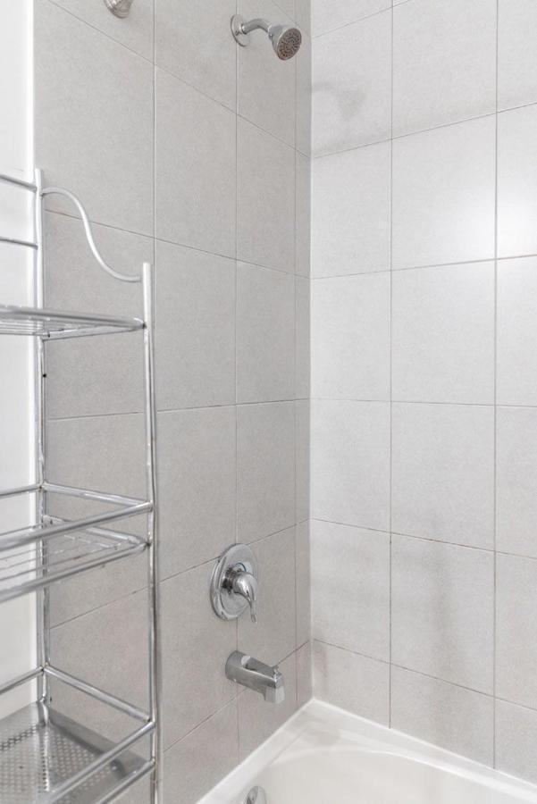 Beautiful Townhouse Near Yorkdale Mall, Wilson Subway Apartment Toronto Ngoại thất bức ảnh