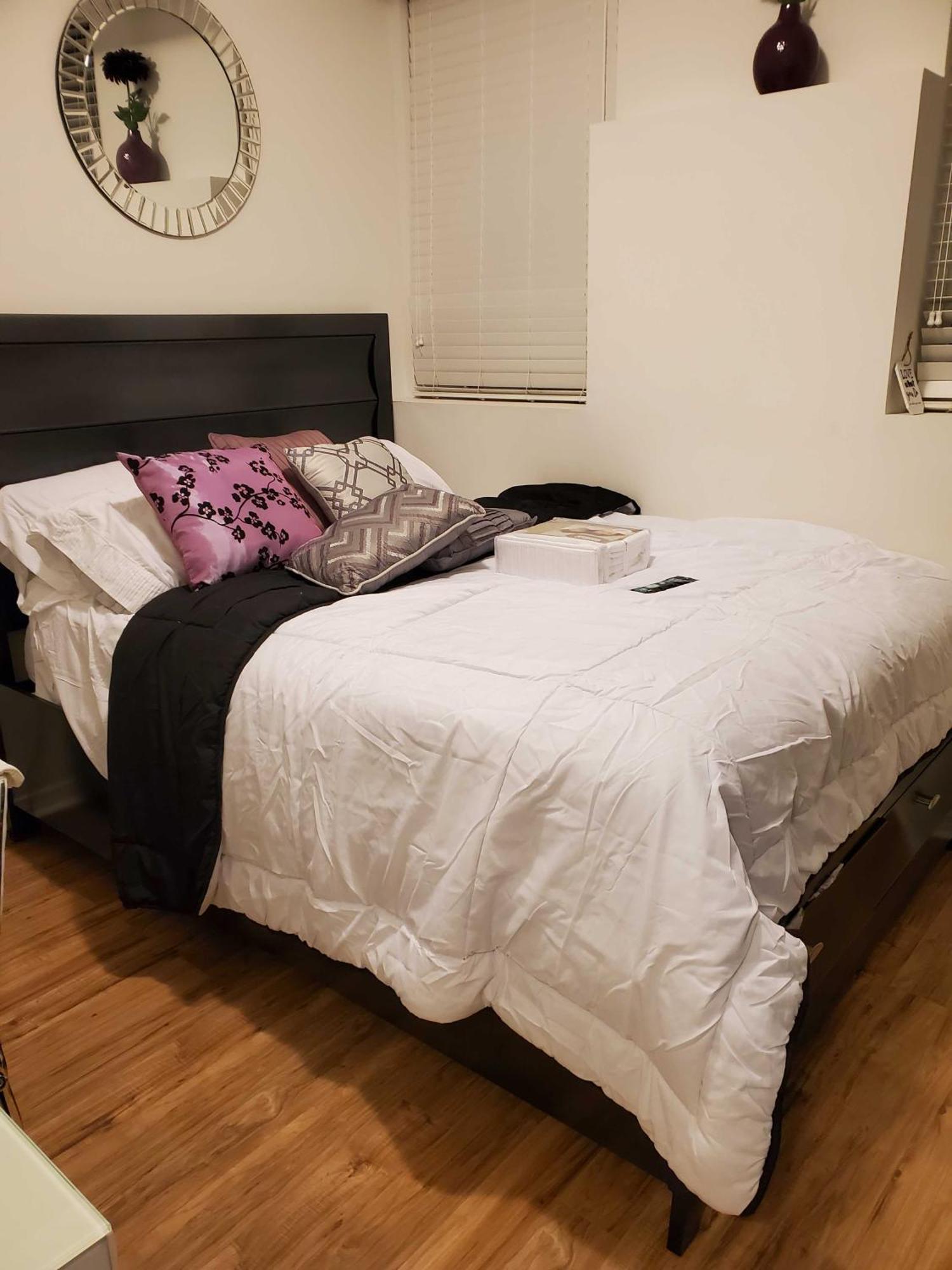 Beautiful Townhouse Near Yorkdale Mall, Wilson Subway Apartment Toronto Ngoại thất bức ảnh