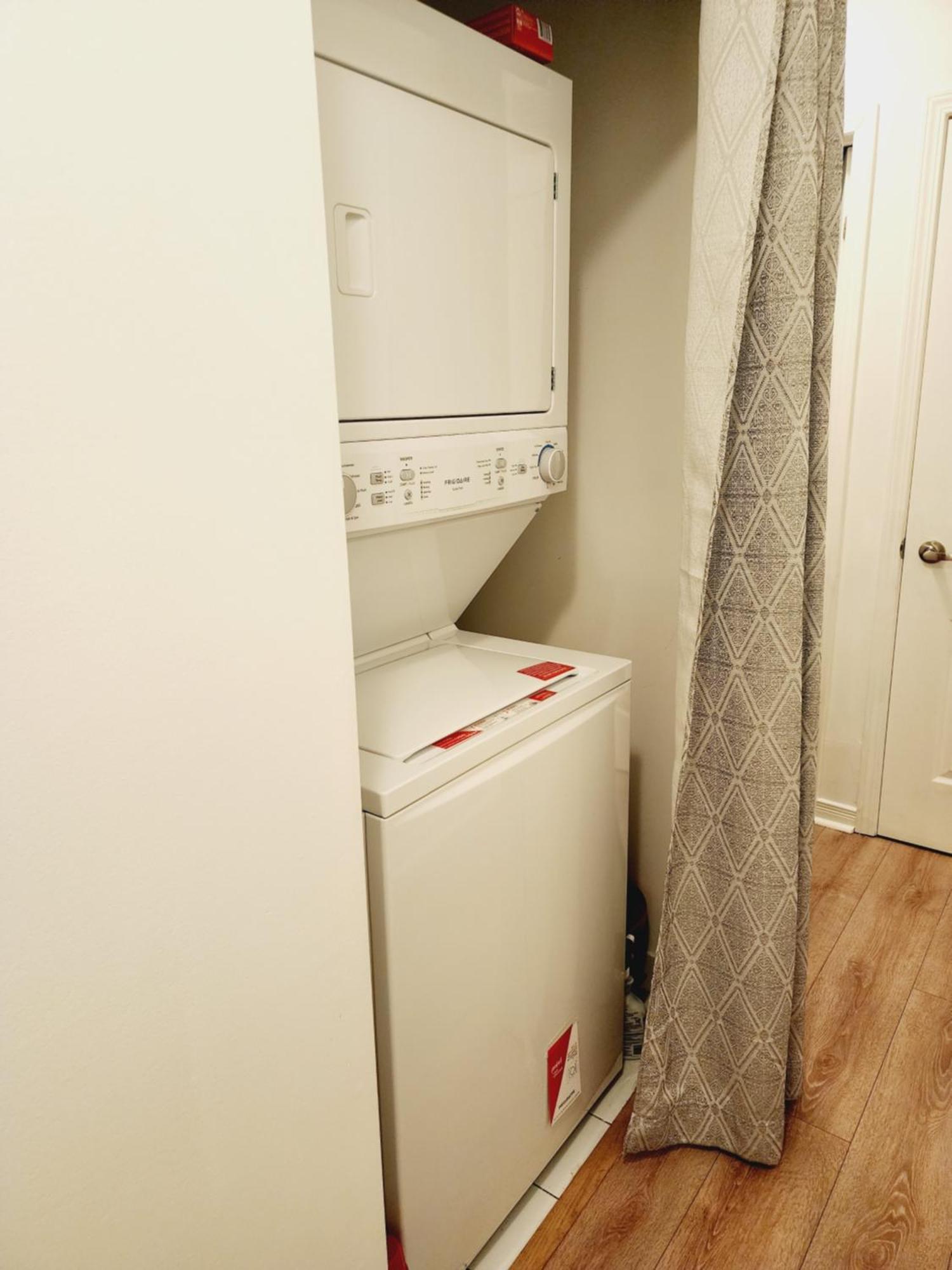 Beautiful Townhouse Near Yorkdale Mall, Wilson Subway Apartment Toronto Ngoại thất bức ảnh