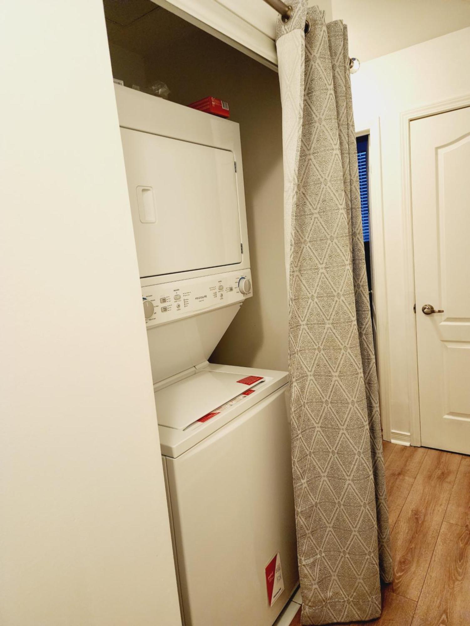 Beautiful Townhouse Near Yorkdale Mall, Wilson Subway Apartment Toronto Ngoại thất bức ảnh