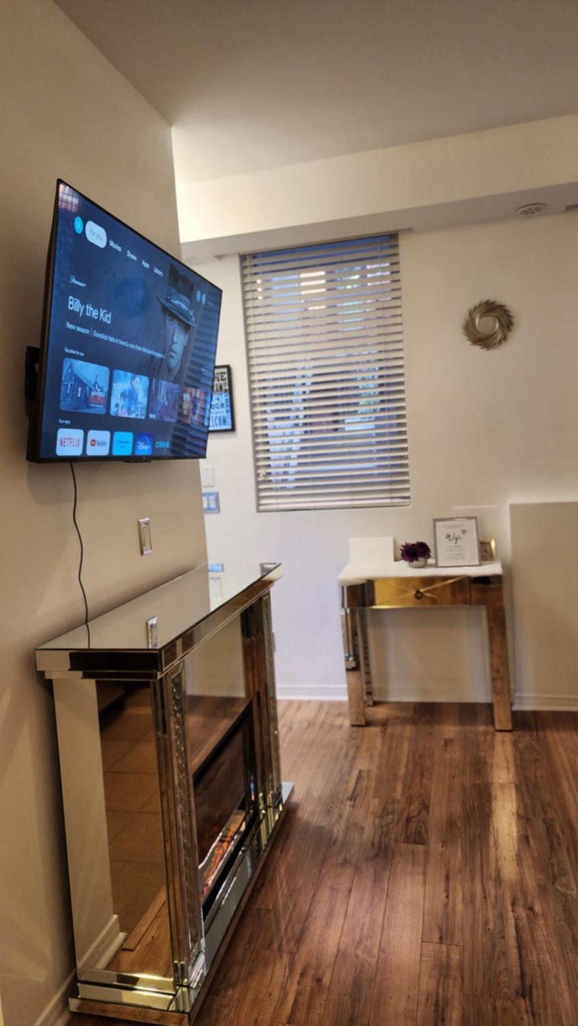 Beautiful Townhouse Near Yorkdale Mall, Wilson Subway Apartment Toronto Ngoại thất bức ảnh