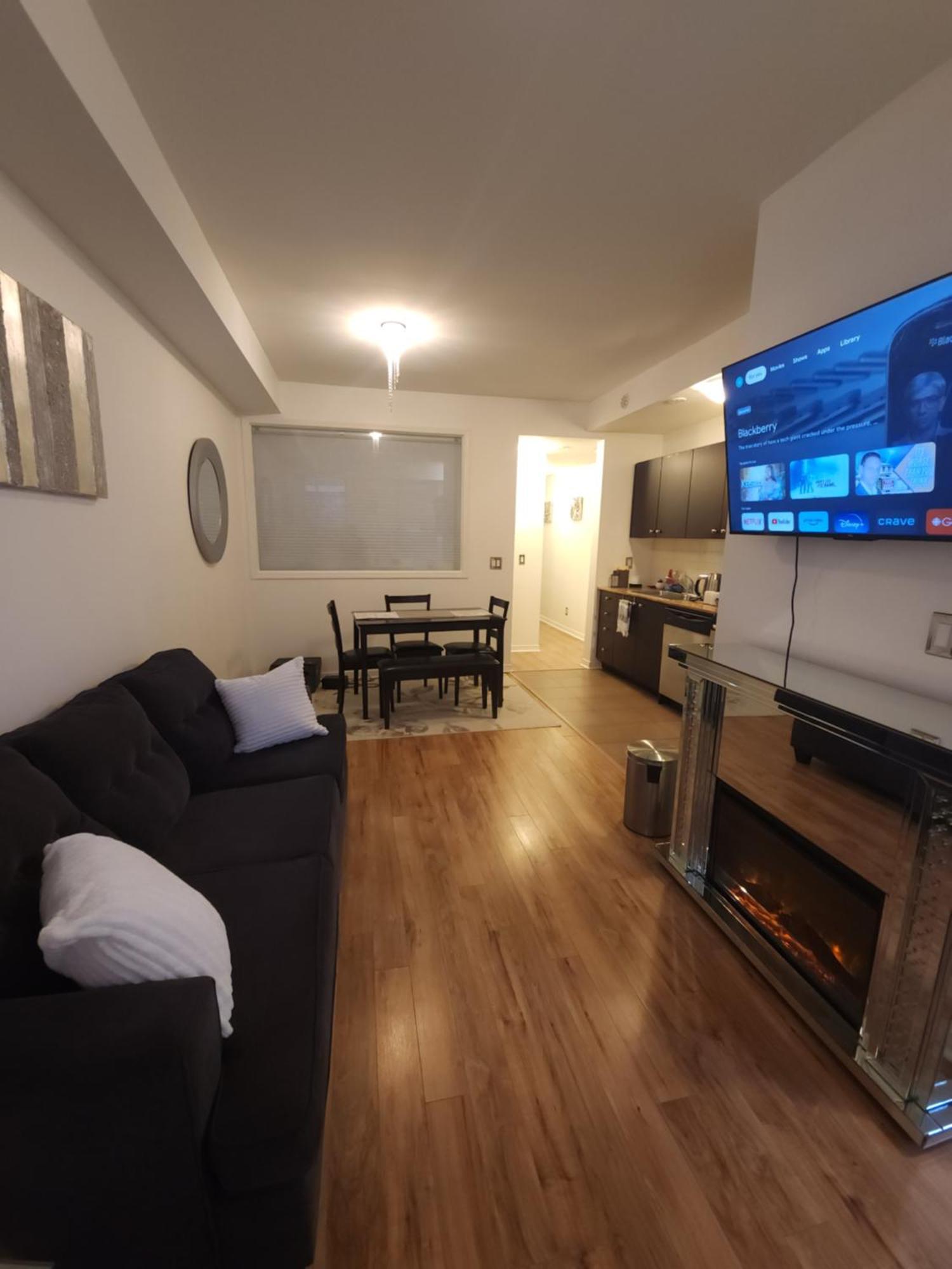 Beautiful Townhouse Near Yorkdale Mall, Wilson Subway Apartment Toronto Ngoại thất bức ảnh